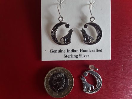 Howling wolf earrings and pendant 2