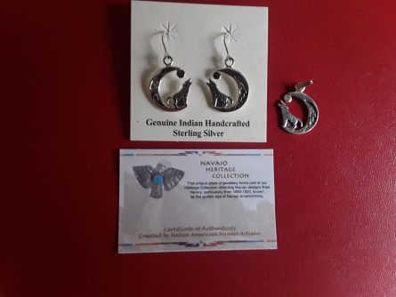 Howling wolf earrings and pendant